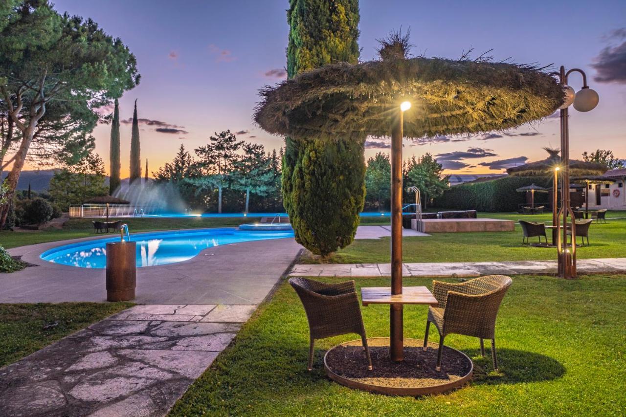 Hotel Mas Sola Санта-Кулома-да-Фарнес Екстер'єр фото