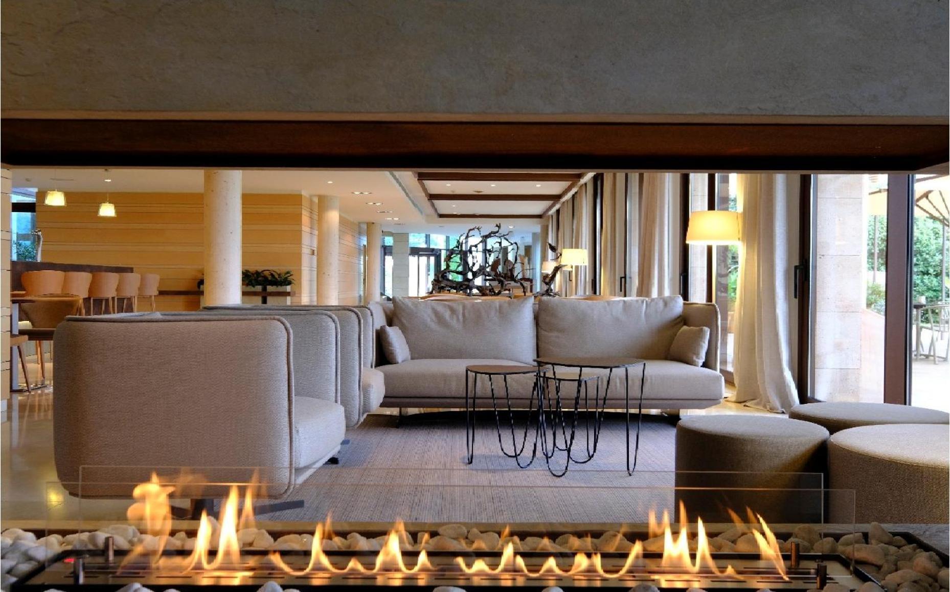 Hotel Mas Sola Санта-Кулома-да-Фарнес Екстер'єр фото